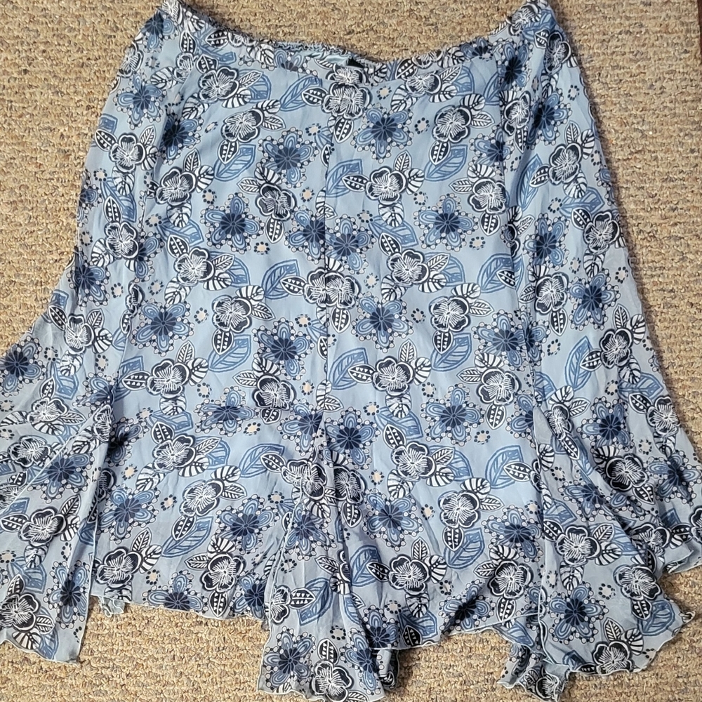 First Option Too! 30/32 Blue floral skirt